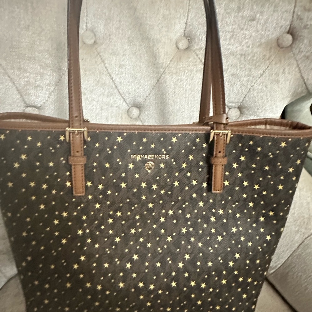 Michael Kors Jet Set Charm MD Carryall Tote in brown multi - Picture 2 of 12